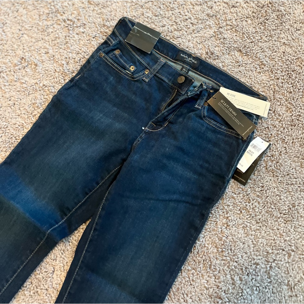 DARK WASH brand new sculpt skinny jeans from Banana Republic. 26/2P